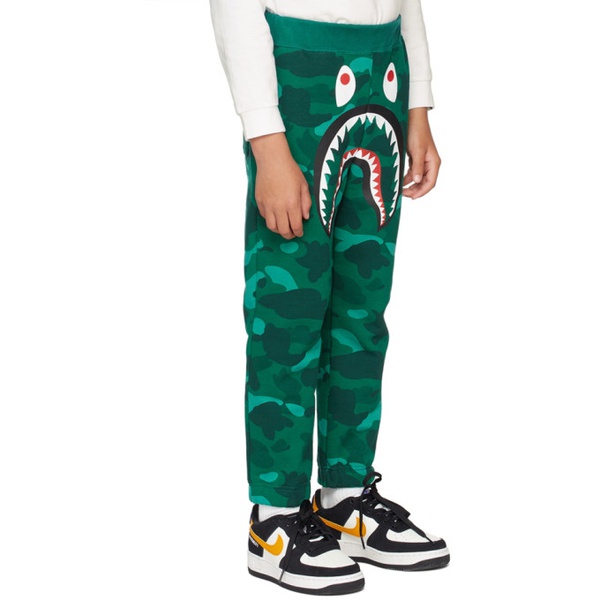  베이프 BAPE Kids Green Camo Shark Lounge Pants 221546M704001