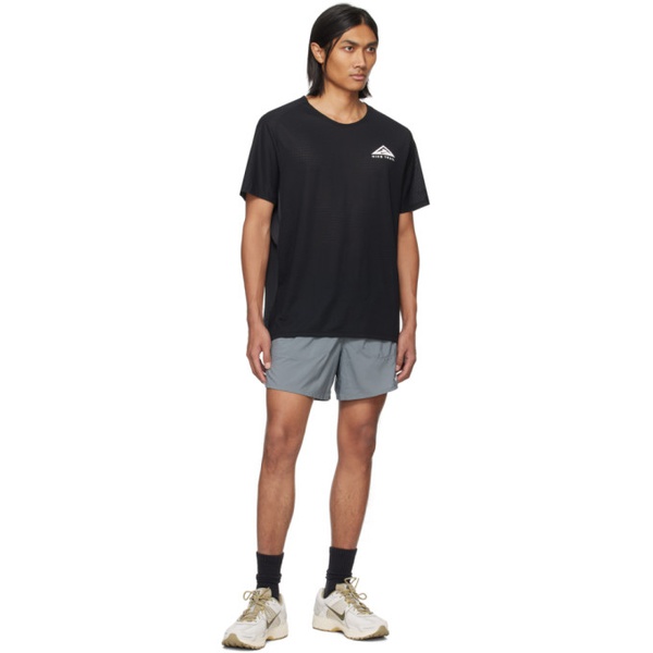나이키 Nike Grey Stride Shorts 241011M193002
