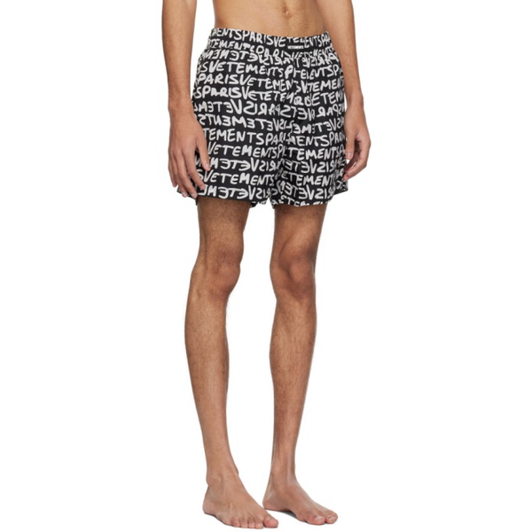  베트멍 VETEMENTS Black Printed Swim Shorts 241669M208000