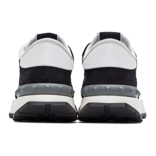  발렌티노 Valentino Garavani Black Lacerunner Sneakers 221807F128013