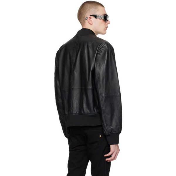 베르사체 베르사체 진 꾸뛰르 베르사체 Versace Jeans Couture Black V-Emblem Leather Bomber Jacket 241202M181000