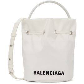 발렌시아가 Balenciaga White XS Wheel Drawstring Bucket Bag 212342F048036
