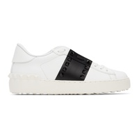 발렌티노 Valentino Garavani White & Black 11 Rockstud Untitled Sneakers 212807F128030
