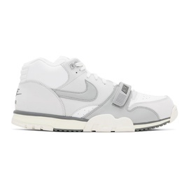 Nike White & Gray Air Trainer 1 Sneakers 222011M237000
