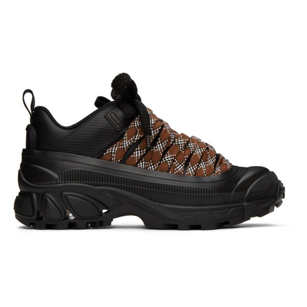 버버리 버버리 Burberry Black Paneled Sneakers 222376M237039