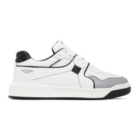 발렌티노 Valentino Garavani White & Black One Stud Sneakers 222807M237053
