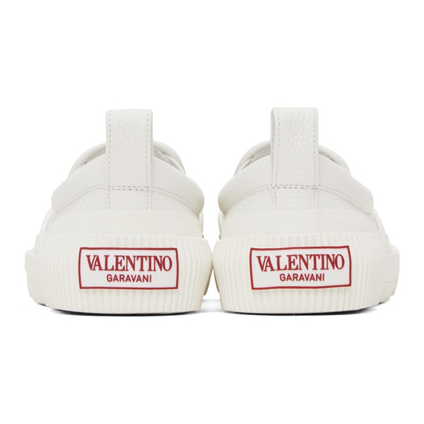  발렌티노 Valentino Garavani White Slip-On Sneakers 231807M237062