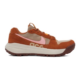 Nike Beige & Orange ACG Lowcate Sneakers 232011M237054