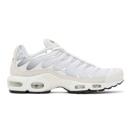 Nike White & Gray Air Max Plus Sneakers 232011M237130