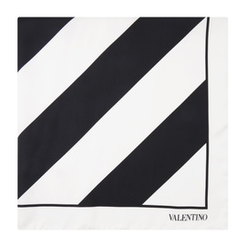 발렌티노 Valentino Garavani Black & White Striped Scarf 232807F029002