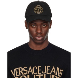 베르사체 진 꾸뛰르 베르사체 Versace Jeans Couture Black V-Emblem Baseball Cap 241202M139022
