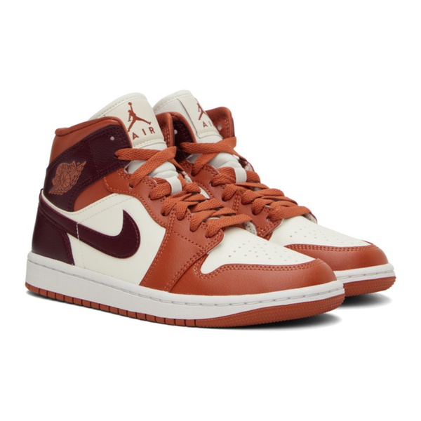 나이키 나이키 조던 Nike Jordan White & Orange Air Jordan 1 Mid Sneakers 241445F127016