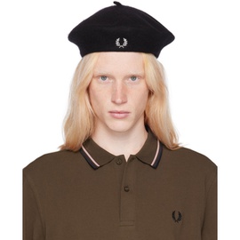 Fred Perry Black Embroidered Beret 241719M140000