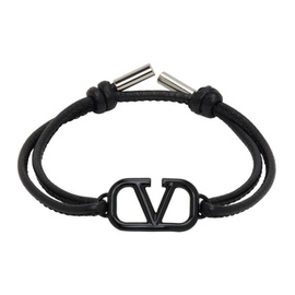 발렌티노 Valentino Garavani Black Leather VLogo Signature Bracelet 241807M142021