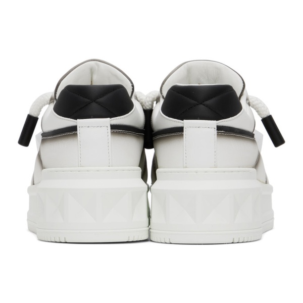  발렌티노 Valentino Garavani White & Black One Stud XL Sneakers 241807M237039