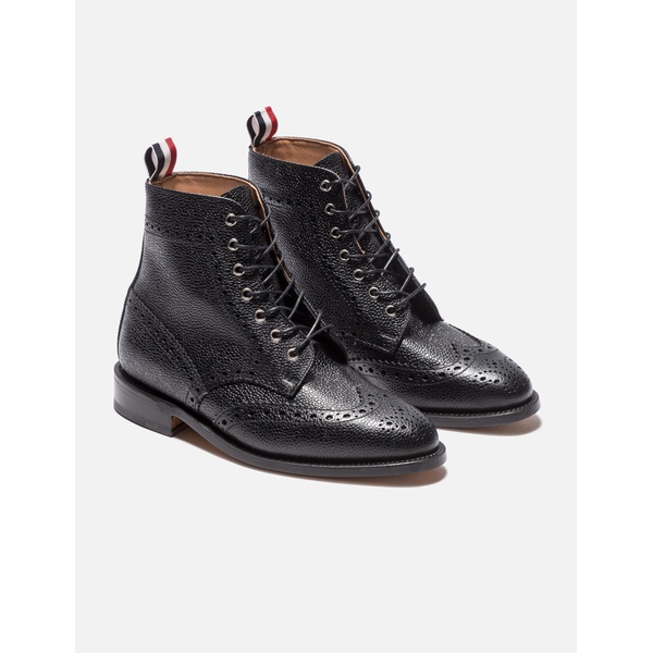 톰브라운 톰브라운 Thom Browne Wingtip Brogue Boot With Leather Sole In Black Pebble Grain 908834